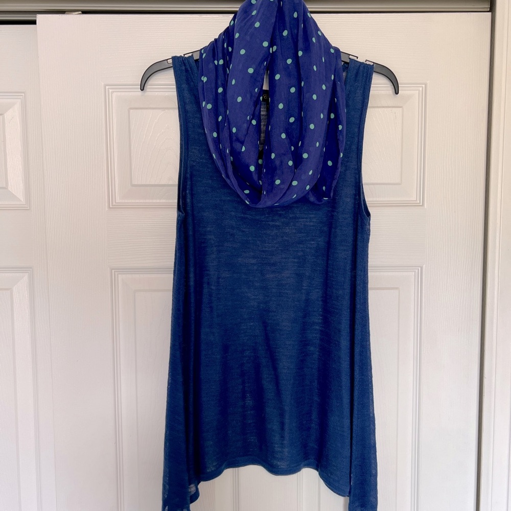 Cupio tank top and scarf